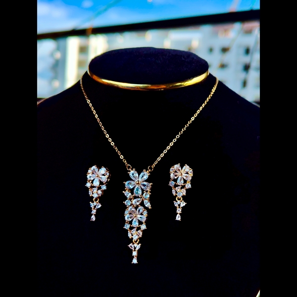 American Diamond Goldmix Daisy Flower Pendant Set