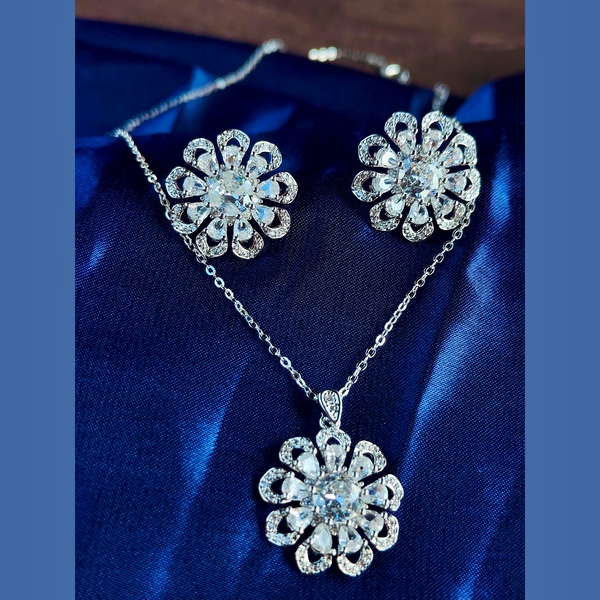 American Diamond 925 Silver Twilight Bloom Pendant Set