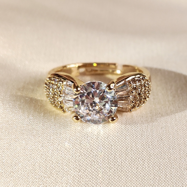 American Diamond Goldmix Bee Shape Wedding Ring