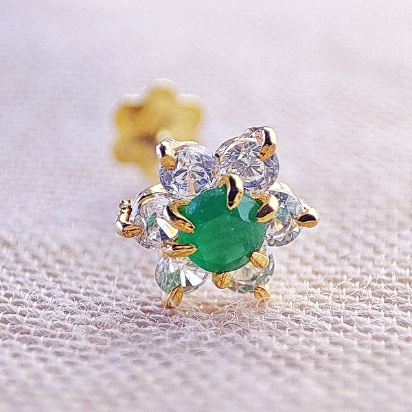 American Diamond Seven Stone Green  Nose Pin