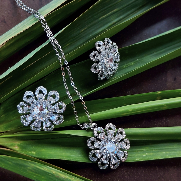 Cropped Faux leather Jacket